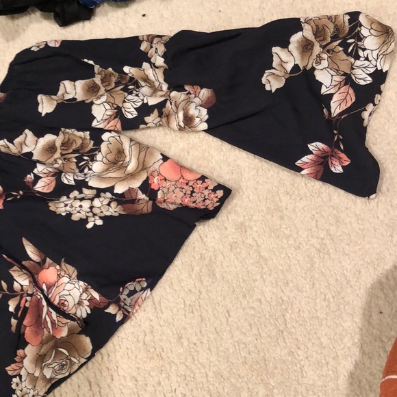 Charlotte Russe Floral Off the Shoulder Top - Picture 3 of 4